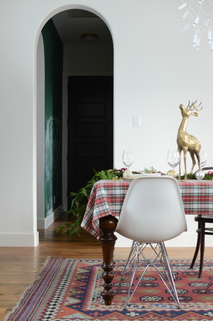 Simple Christmas Tablescape