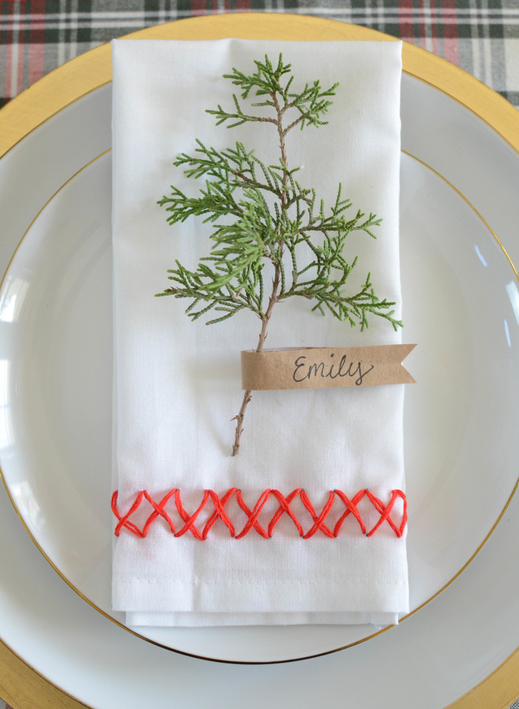 Simple Christmas Tablescape