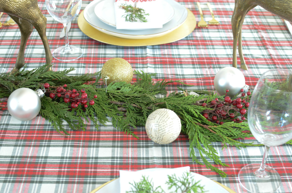 Simple Christmas Tablescape