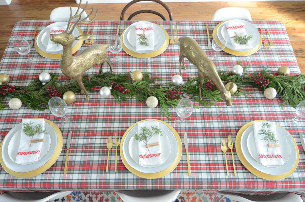 Simple Christmas Tablescape